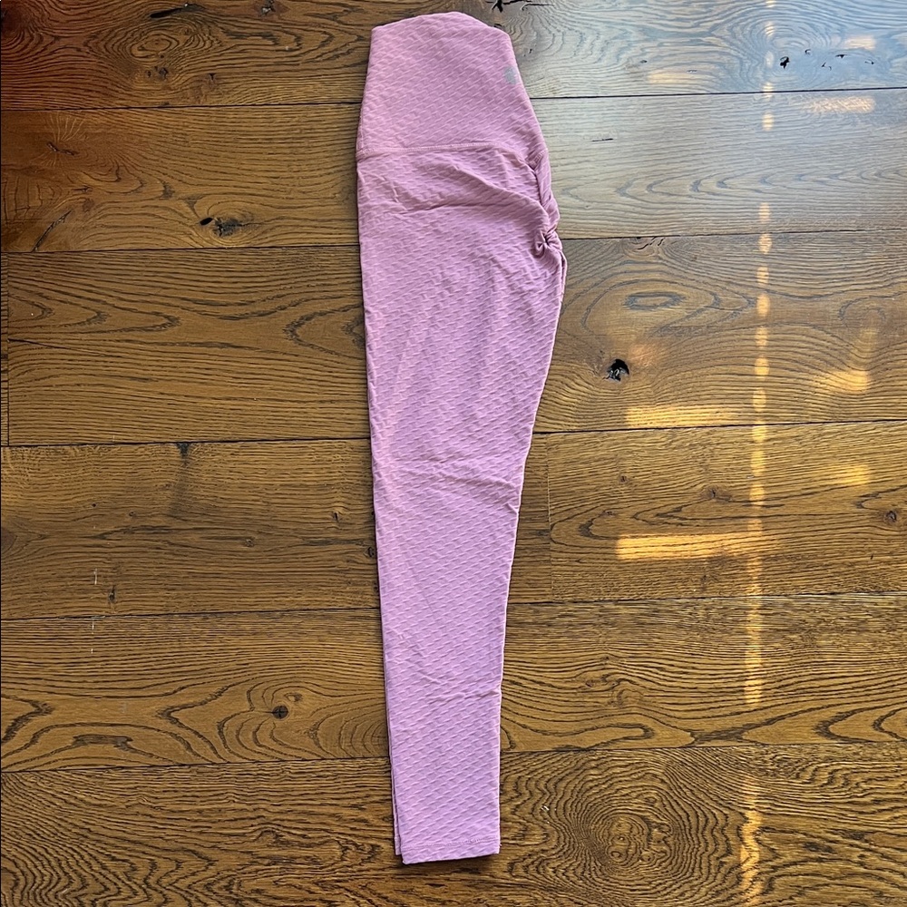 Born Primitive Pink Scrunch Leggings